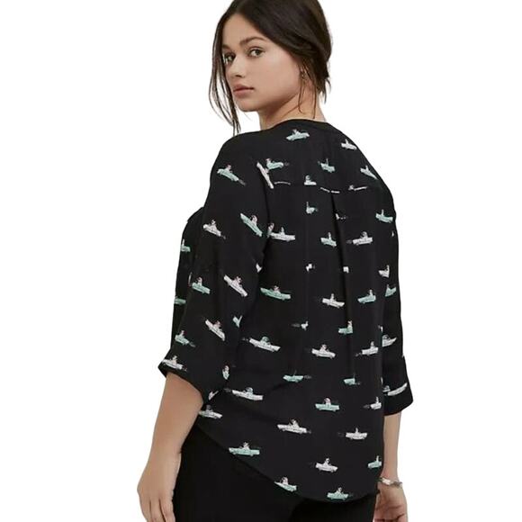 torrid Tops - Torrid Harper Black Dog Car Freeway Frenchie Georgette Pullover Blouse Size 5